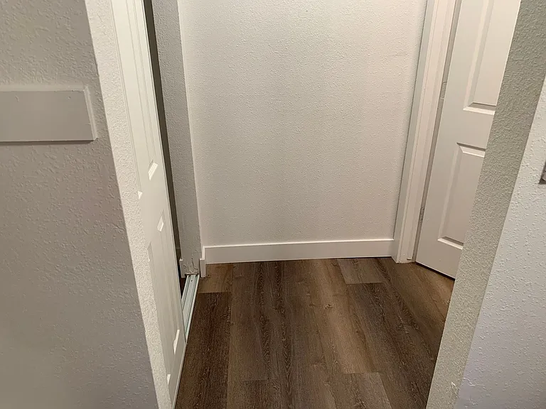 399 W 200 N — Photo 36