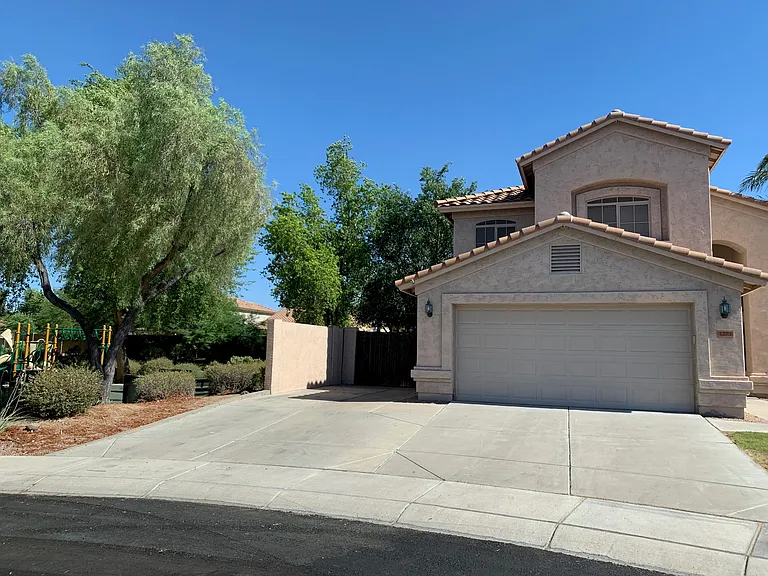1273 W Swan Ct — Photo 2