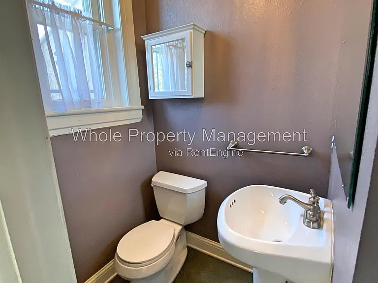 2046 N Ogden St — Photo 11