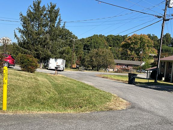 4th image of 4515 Birchwood Cir