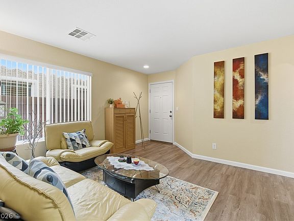4th image of 7938 Carmel Heights Ave