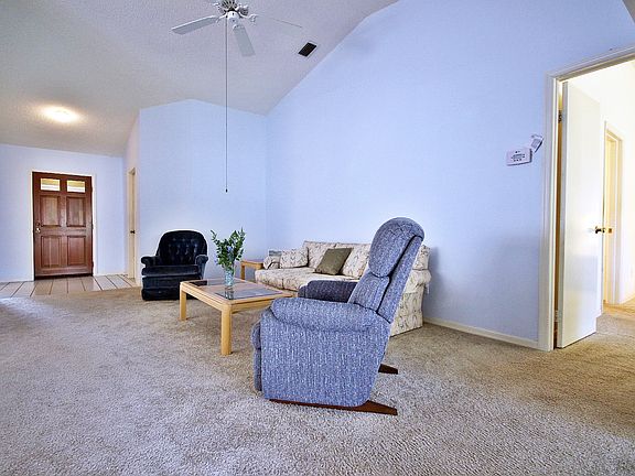 3rd image of 1112 Hardwood Dr