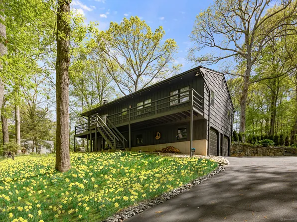 95 Longfellow Road, Shelton, CT 06484