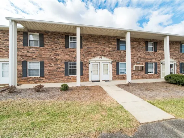 2320 E Bay Meadows Ct #E, Winston Salem, NC 27103