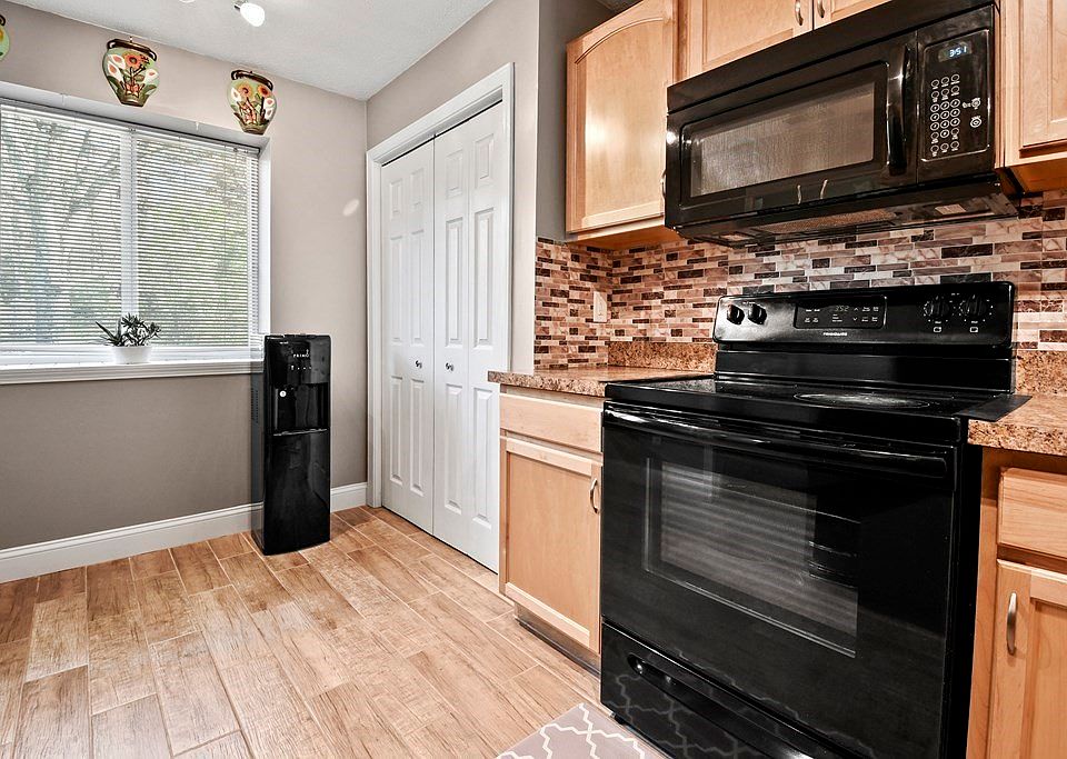 8 Apple Tree Hill Rd Hopkinton, MA, 01748 Apartments for Rent Zillow