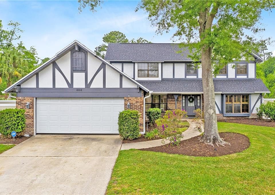 1st image of 404 S Buckskin Way