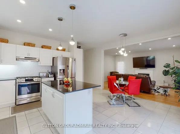 3 Cypress Point St, Barrie, ON L4N 6J9