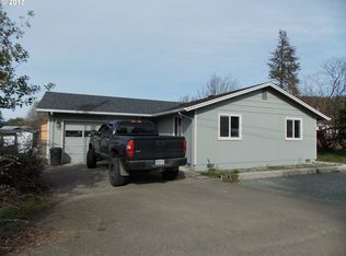 1681 Carlisle Ln, Myrtle Point, OR 97458