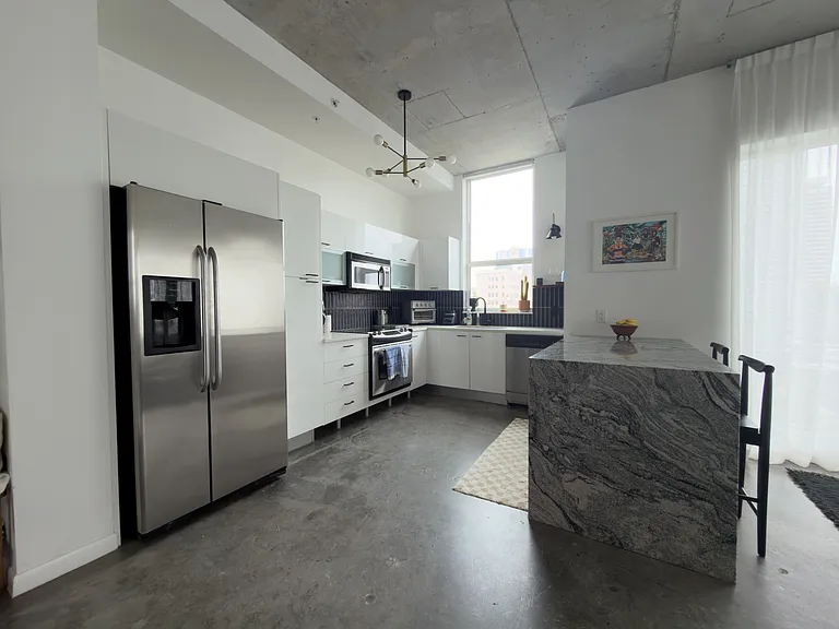 206 NE 2nd St #1213 — Photo 9
