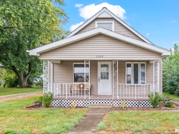 1109 Lincoln St, Pawnee, IL 62558