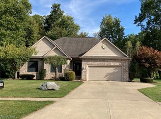 1040 Timber Trl, Grafton, OH 44044