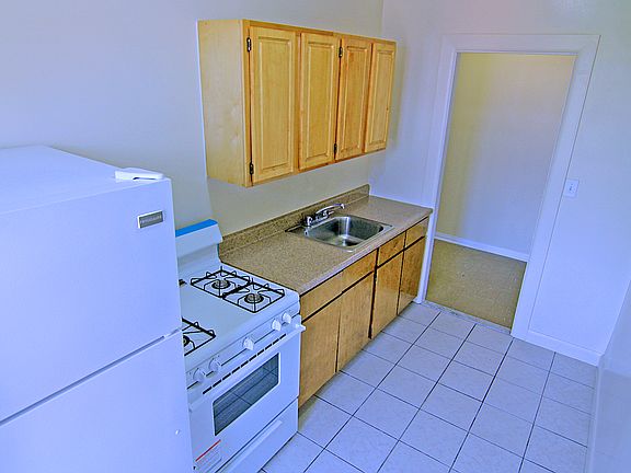 4th image of 1630 Undercliff Ave APT F2