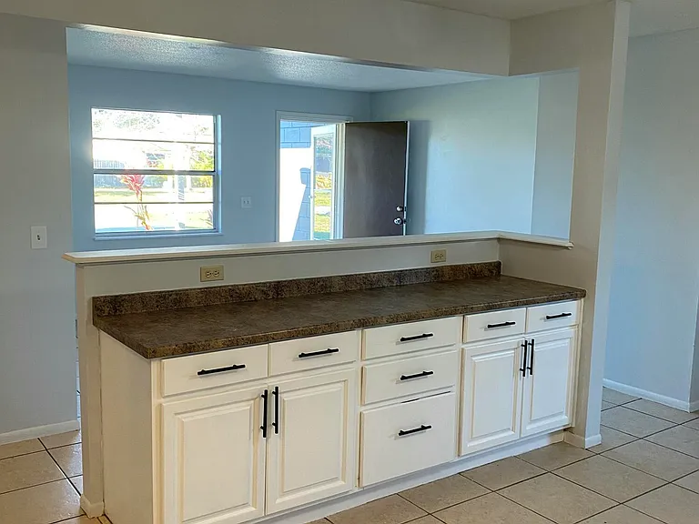 3020 Mary St — Photo 2