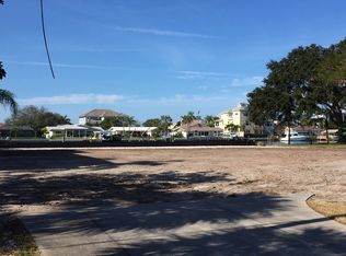 420 Harbor View Ln, Largo, FL 33770