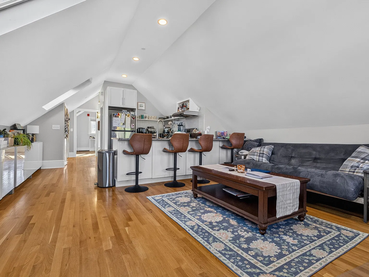 1 bed, 762 sqft, $2,750 — Photo 3