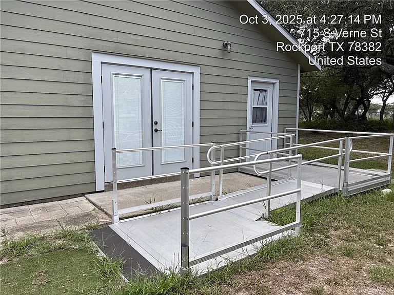 715 S Verne St — Photo 36