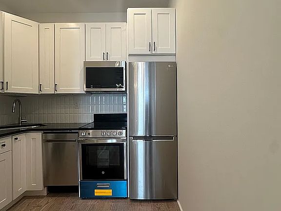 2nd image of 78 Christopher St APT 1