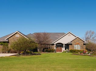 N7018 Woodside Hills Dr, Sheboygan, WI 53083