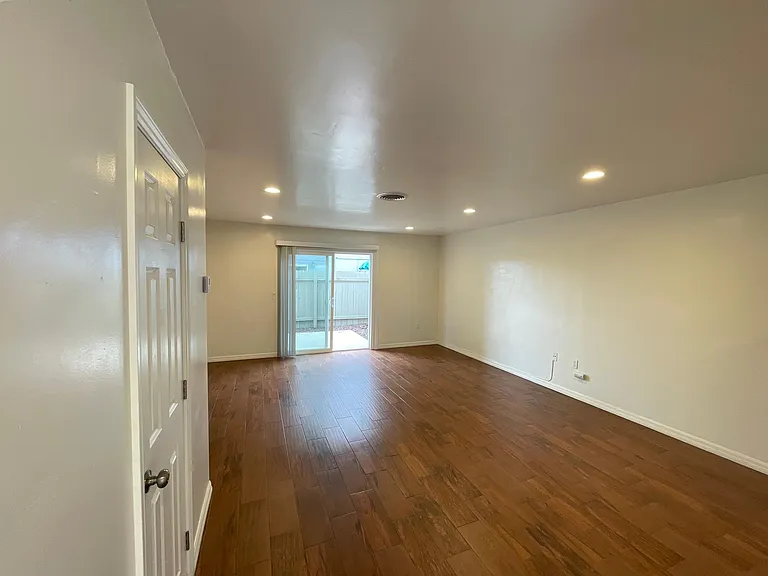 422 Grand Ave #A — Photo 9