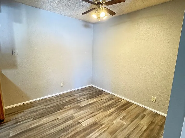 Pheasant Run Apartments — Photo 14