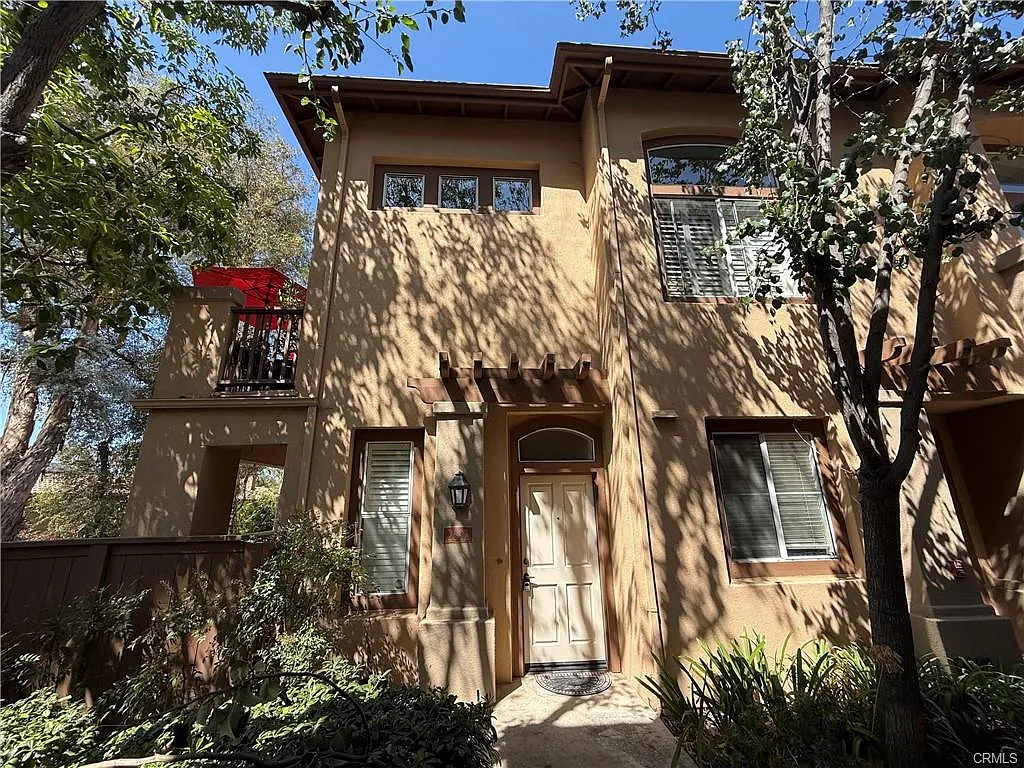 2 bed, 962 sqft, $3,400 — Photo 2