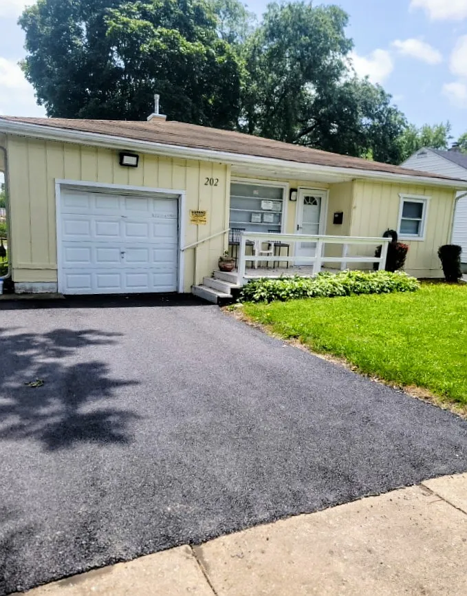 2 bed, 879 sqft, $2,100 — Photo 1