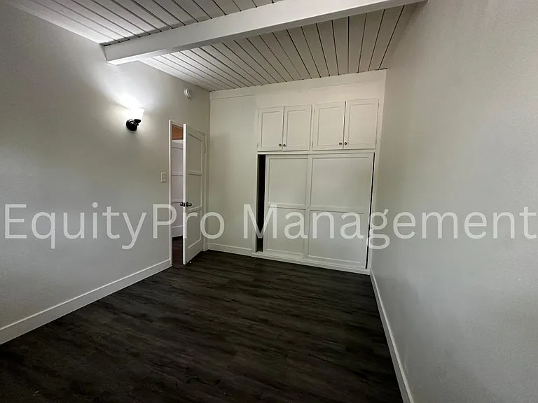 12103 Howard St — Photo 11