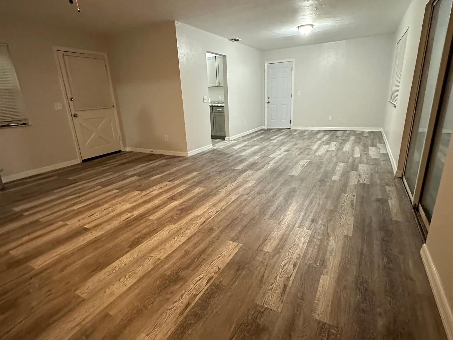 3 bed, 2.0 bath, 1308 sqft, $1,800 — Photo 4