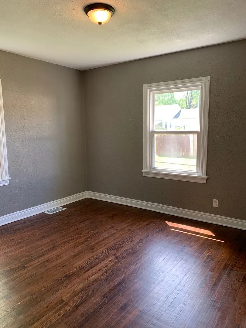 3 Bedroom home with a bonus room — Photo 4