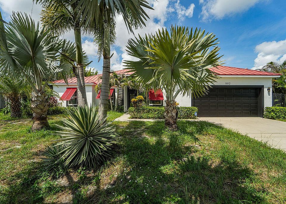 1st image of 1812 SE FALLON Drive