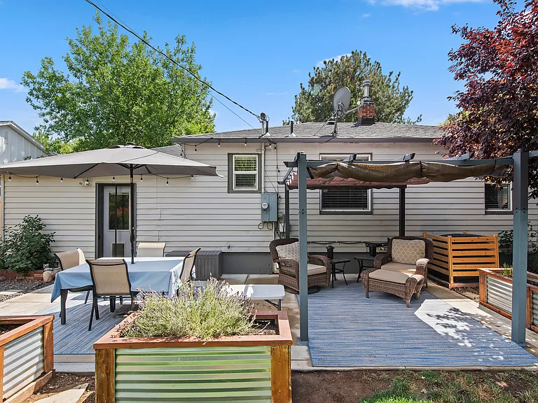 115 N Vinson St — Photo 25