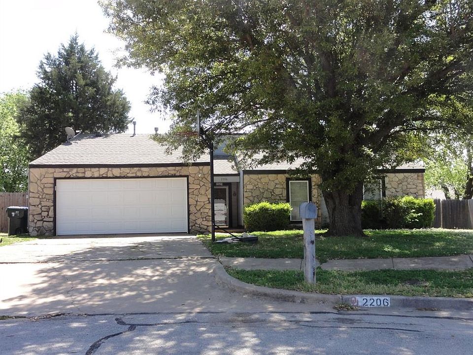 1st image of 2206 Oakvista Cir