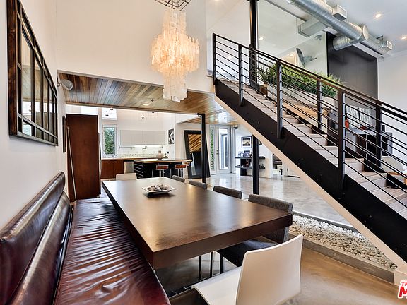 4th image of 1037 N Laurel Ave APT 9
