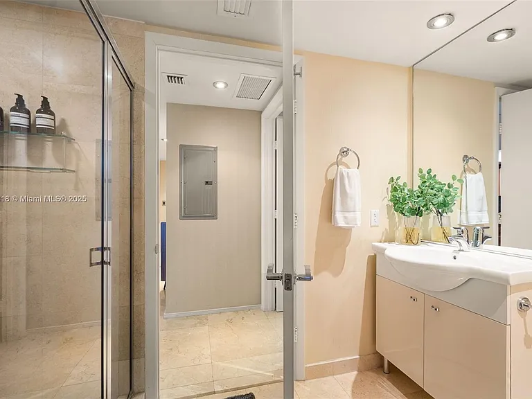 1830 S Ocean Dr #2306 — Photo 22