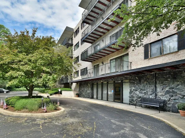 1S150 Spring Rd APT 2G, Oakbrook Terrace, IL 60181