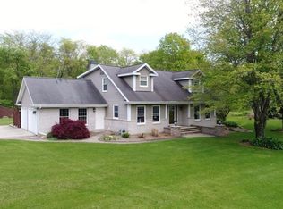 11021 Iroquois Rd, Burlington, IA 52601