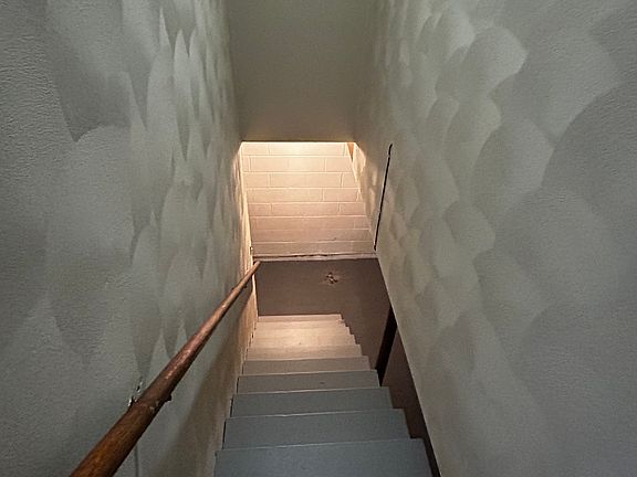 5th image of 407 E Embert Pl