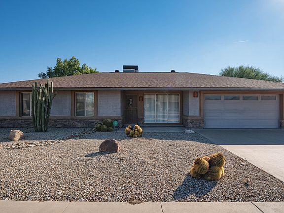 3rd image of 10813 W AMBER Trail