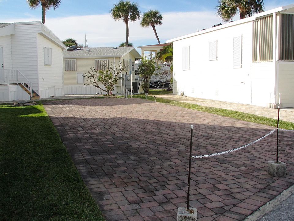 2nd image of 10725 Ocean S Drive