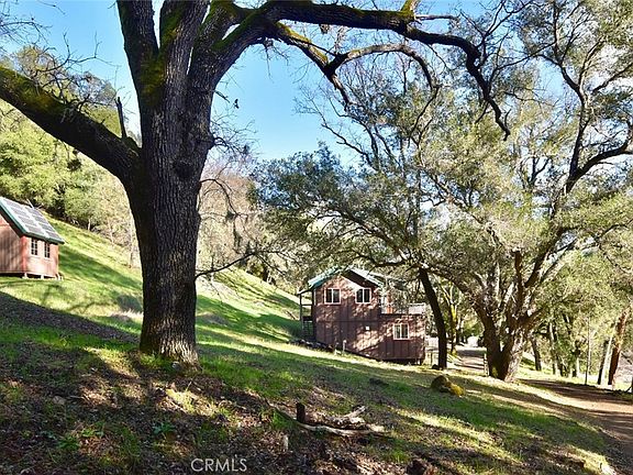 3rd image of 76450 Deer Pass Rd