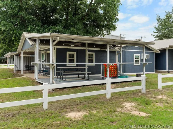 5112 Oakwood Rd, Kingston, OK 73439