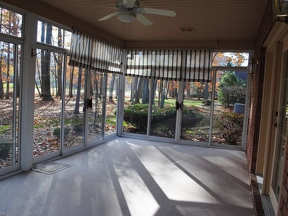 5th image of 424 Cherry Hill Ln