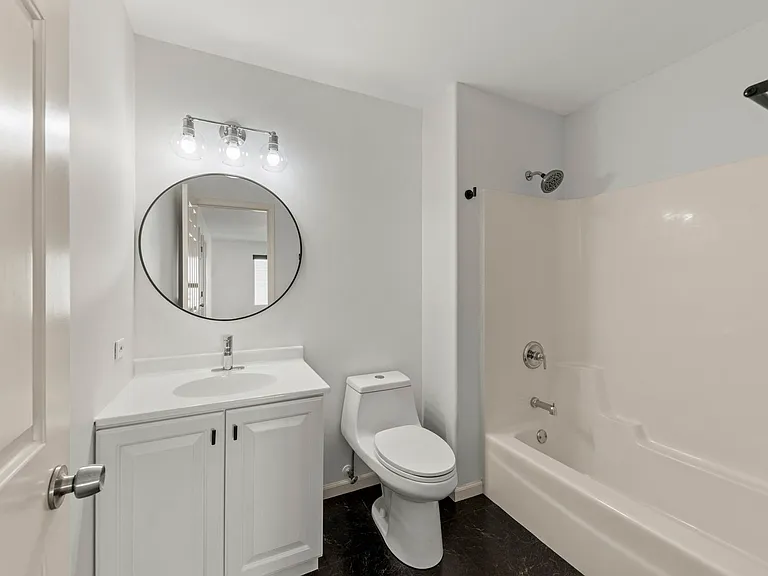 2430 Caton Crest Ct — Photo 20