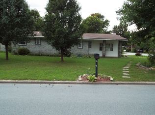 2104 SE 15th St, Bentonville, AR 72712