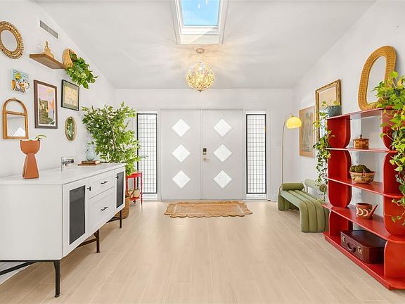 4th image of 616 STRATHMORE DRIVE