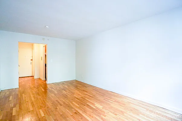 Rented by City Connections Realty | media 20