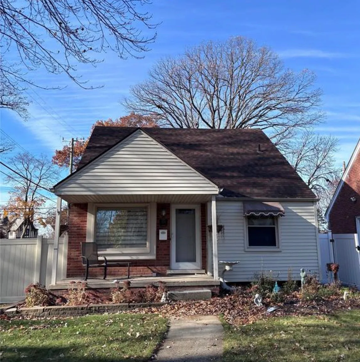 3 bed, 2033 sqft, $2,400 — Photo 1
