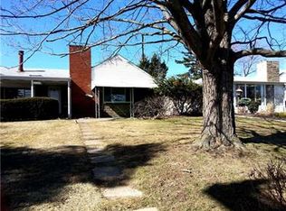 1534 Greentree Rd, Pittsburgh, PA 15220