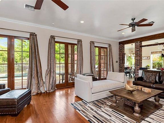 5th image of 4 Forest Oaks Dr