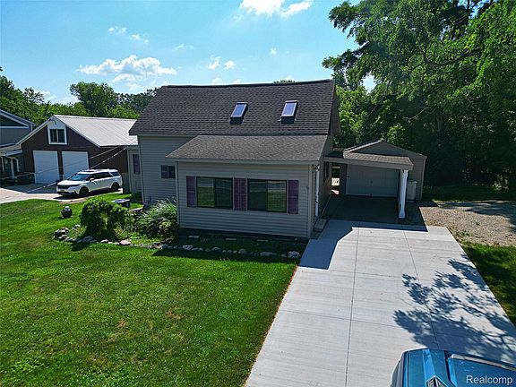 5th image of 412 E Shore Dr